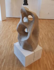 skulptur_kalkstein_32025_2019_vorberger_biel_gelb_vollplastisch_freiform_bottinellisculpt_kunst_handwerk